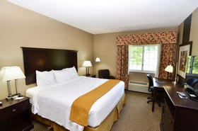 Cobblestone Inn & Suites - Denison | Majestic Hills