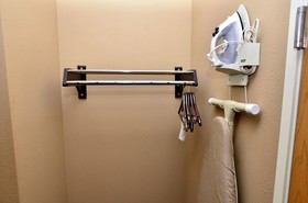 Cobblestone Inn & Suites - Denison | Majestic Hills