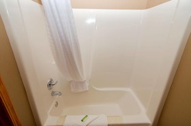 Cobblestone Inn & Suites - Denison | Majestic Hills