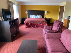 Days Inn & Suites by Wyndham Des Moines Airport