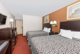 Days Inn & Suites by Wyndham Des Moines Airport