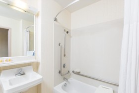 Days Inn by Wyndham West Des Moines / Clive