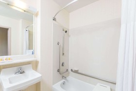 Days Inn by Wyndham West Des Moines / Clive