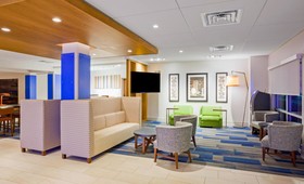Holiday Inn Express & Suites Des Moines Downtown