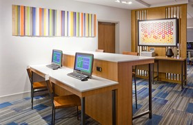 Holiday Inn Express & Suites Des Moines Downtown