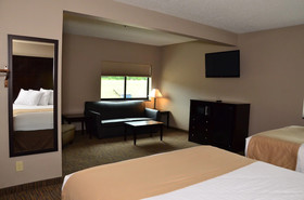 Qube Hotel Polk City