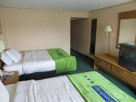 Super 8 by Wyndham Des Moines