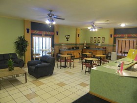 Super 8 by Wyndham Des Moines