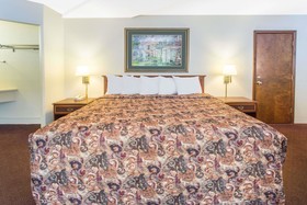 Days Inn by Wyndham Dubuque