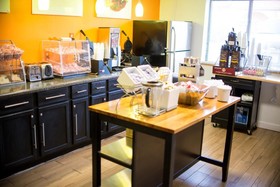 Super 8 by Wyndham Dubuque