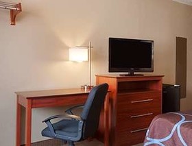 Super 8 by Wyndham Dubuque