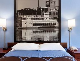 Super 8 by Wyndham Dubuque