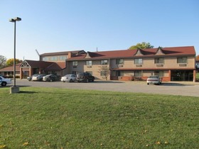 Tivoli Inn & Suites