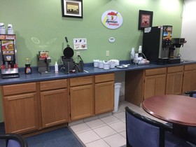 Super 8 by Wyndham Emmetsburg