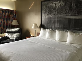 Super 8 by Wyndham Emmetsburg