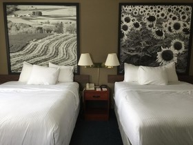 Super 8 by Wyndham Emmetsburg