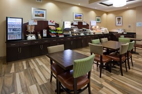 Holiday Inn Express & Suites Fort Dodge