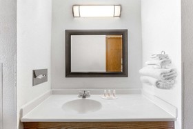 Super 8 by Wyndham Fort Madison