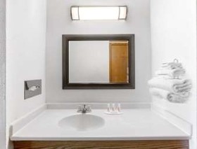 Super 8 by Wyndham Fort Madison