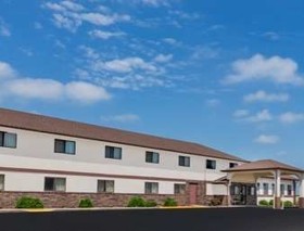 Super 8 by Wyndham Grinnell IA