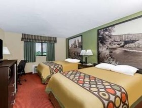 Super 8 by Wyndham Grinnell IA