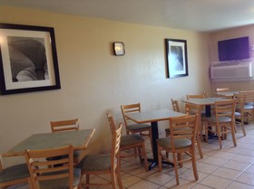 Super 8 by Wyndham Grinnell IA