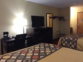 Super 8 by Wyndham Grinnell IA