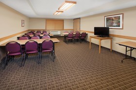 AmericInn by Wyndham Grundy Center