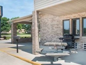 Super 8 by Wyndham Humboldt