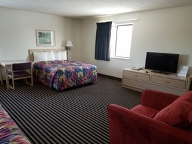 Super 8 by Wyndham Humboldt