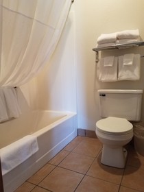 Super 8 by Wyndham Humboldt