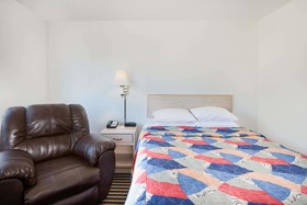 Super 8 by Wyndham Humboldt