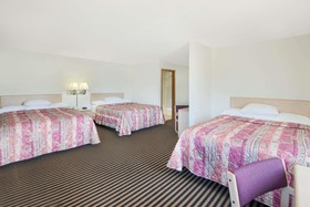 Super 8 by Wyndham Humboldt