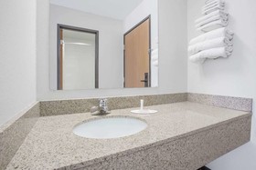 Super 8 by Wyndham Independence