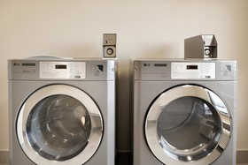 Country Inn & Suites by Radisson, Indianola, IA