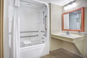 Travelodge by Wyndham Iowa City