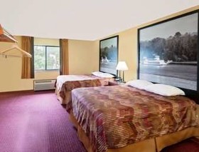 Super 8 by Wyndham Iowa Falls