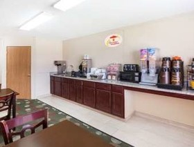 Super 8 by Wyndham Jefferson