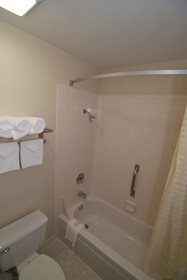 AmericInn by Wyndham Johnston Des Moines