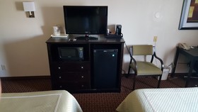 AmericInn by Wyndham Johnston Des Moines