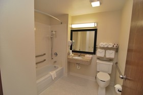 AmericInn by Wyndham Johnston Des Moines