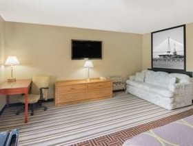 Super 8 by Wyndham Knoxville