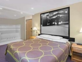 Super 8 by Wyndham Knoxville