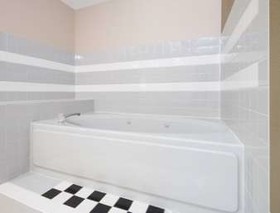 Super 8 by Wyndham Knoxville