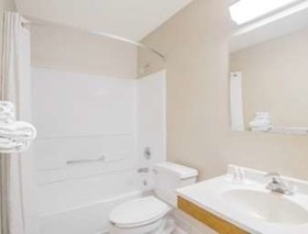 Super 8 by Wyndham Knoxville