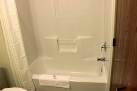 Cobblestone Inn & Suites Lamoni