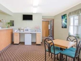 Rodeway Inn near I-35 Lamoni