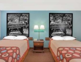 Rodeway Inn near I-35 Lamoni