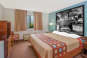 Rodeway Inn near I-35 Lamoni