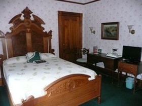 Squiers Manor B&B